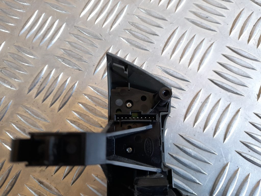 Stūres poga priekš RANGE ROVER SPORT 2007 4 Stūres poga priekš RANGE ROVER SPORT 2007