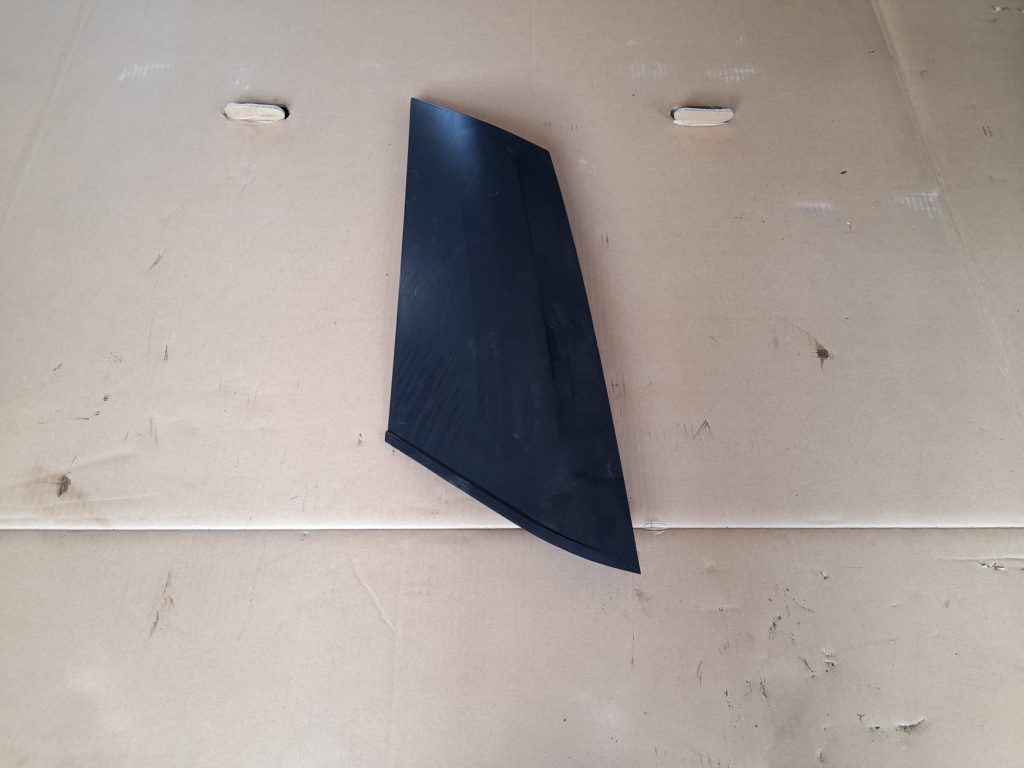 Aizmugurēja spārna uzlika (moldings) priekš RANGE ROVER SPORT 2007 1 Aizmugurēja spārna uzlika (moldings) priekš RANGE ROVER SPORT 2007