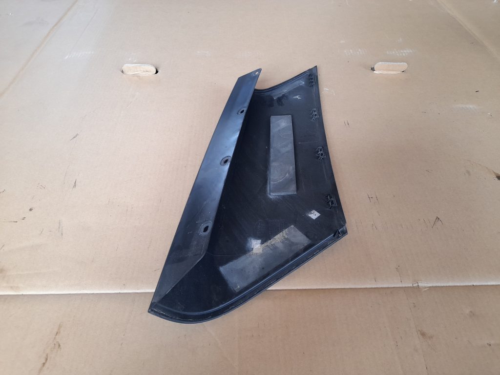 Aizmugurēja spārna uzlika (moldings) priekš RANGE ROVER SPORT 2007 2 Aizmugurēja spārna uzlika (moldings) priekš RANGE ROVER SPORT 2007