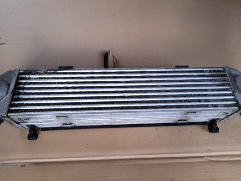 Interkūleris priekš RANGE ROVER SPORT 2007 2 Interkūleris priekš RANGE ROVER SPORT 2007