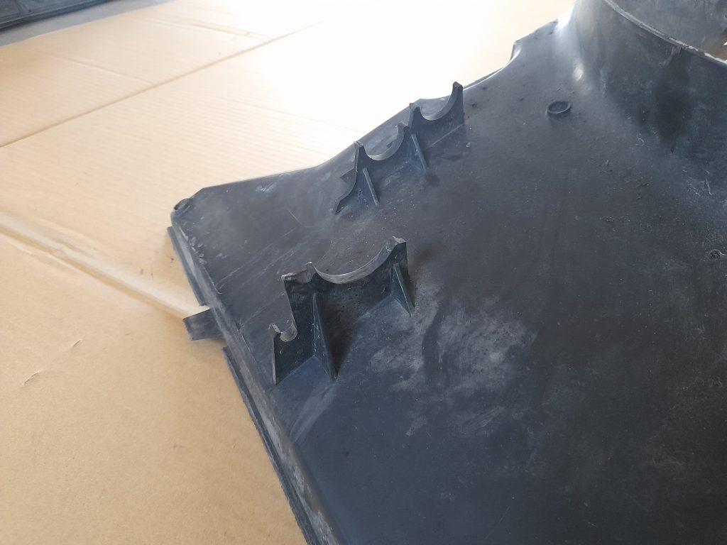 Ieplūdes gaisa deflektors/Difuzors priekš RANGE ROVER SPORT 2007 3 Ieplūdes gaisa deflektors/Difuzors priekš RANGE ROVER SPORT 2007