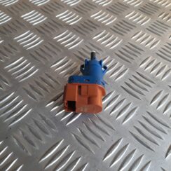 Bremžu signāla slēdzis priekš RANGE ROVER SPORT 2007