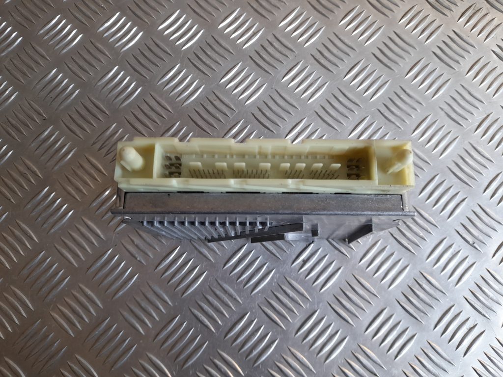 Ātrumkārbas vadības bloks priekš VOLVO V70 2003 SILVER 3 Ātrumkārbas vadības bloks priekš VOLVO V70 2003 SILVER