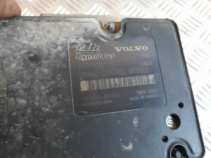 ABS bloks priekš VOLVO V70 2003 SILVER