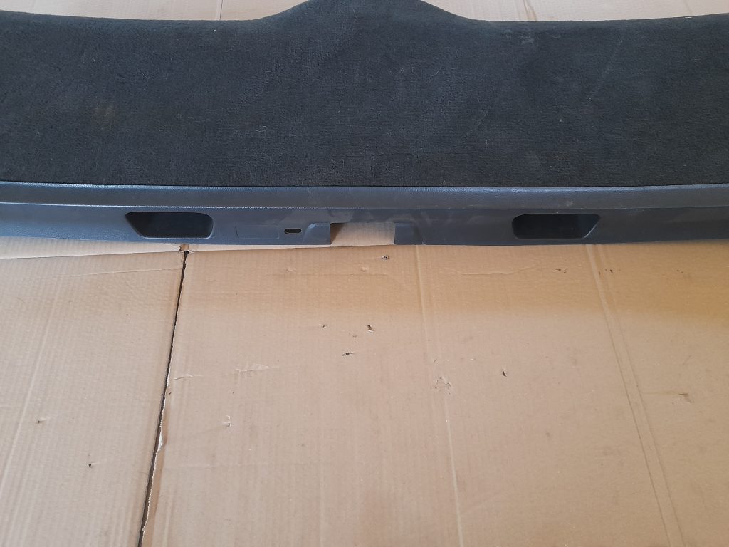 Bagāžnieka vāka liela apdare priekš VOLVO V70 2003 SILVER 2 Bagāžnieka vāka liela apdare priekš VOLVO V70 2003 SILVER