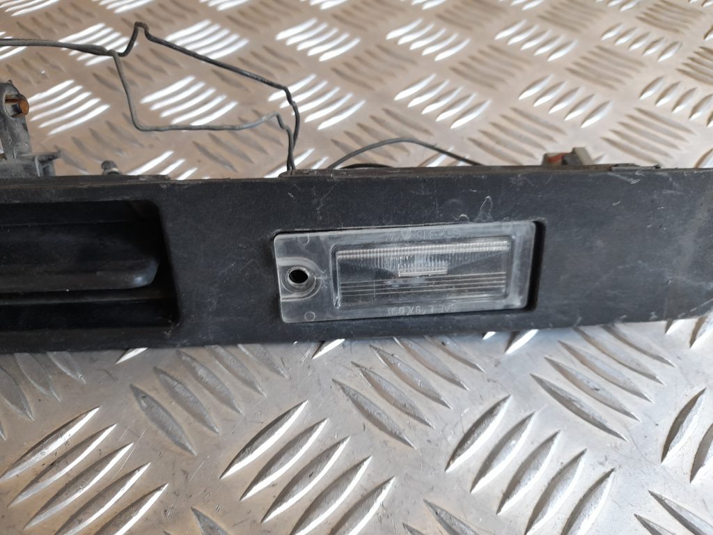 Numura zīmes gaismas uzlika komplektā priekš VOLVO V70 2003 SILVER 5 Numura zīmes gaismas uzlika komplektā priekš VOLVO V70 2003 SILVER