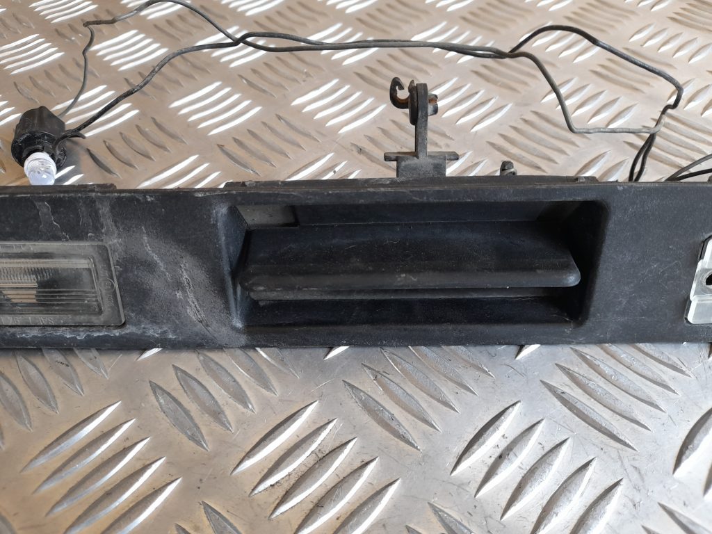 Numura zīmes gaismas uzlika komplektā priekš VOLVO V70 2003 SILVER 3 Numura zīmes gaismas uzlika komplektā priekš VOLVO V70 2003 SILVER