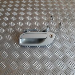 Priekšējāis kreisais durvju rokturis priekš VOLVO V70 2003 SILVER