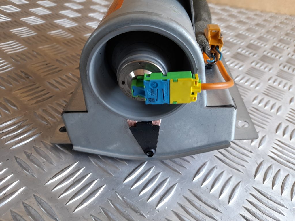 Mērinstrumentu paneļa drošības spilvens priekš VOLVO V70 2003 SILVER 3 Mērinstrumentu paneļa drošības spilvens priekš VOLVO V70 2003 SILVER