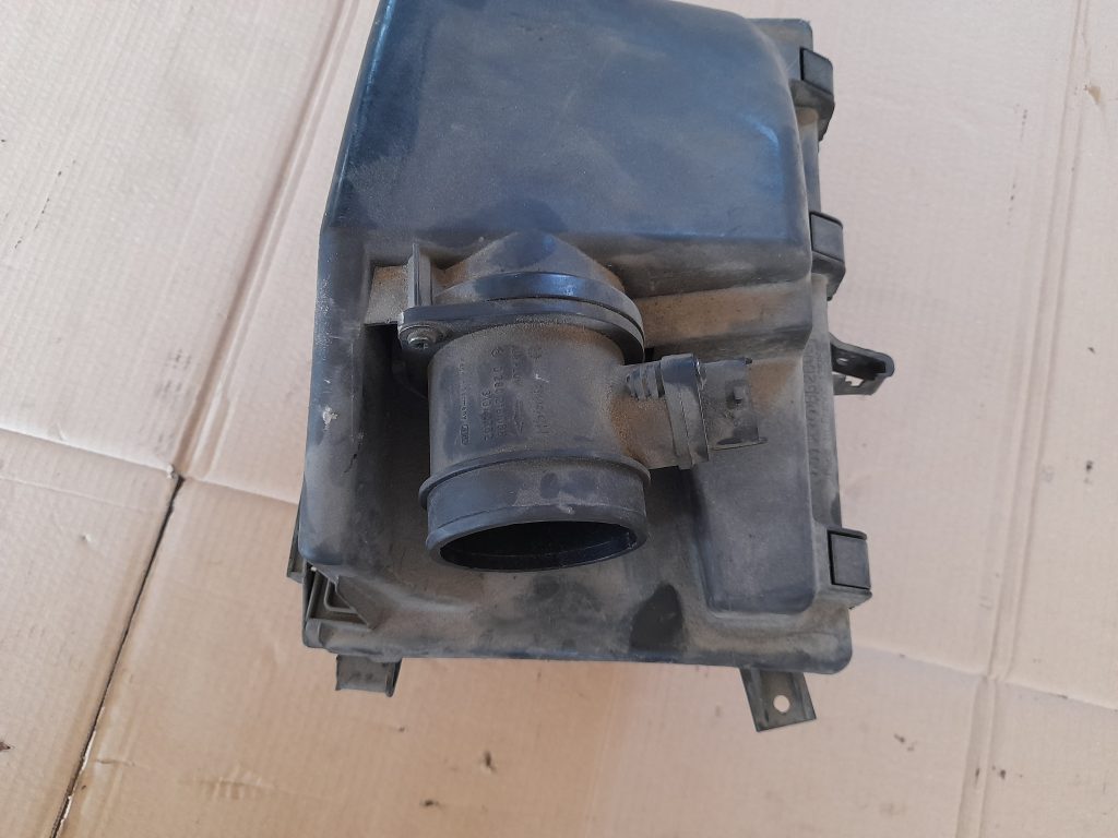 Gaisa filtra korpuss priekš VOLVO V70 2003 SILVER 2 Gaisa filtra korpuss priekš VOLVO V70 2003 SILVER