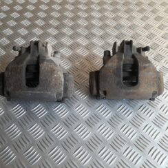 Priekšējais labais suports priekš VOLVO V70 2003 SILVER