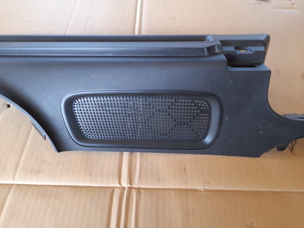 Bagāžnieka žalūziju sliedes priekš OPEL ASTRA SPORT 2017 3 Bagāžnieka žalūziju sliedes priekš OPEL ASTRA SPORT 2017