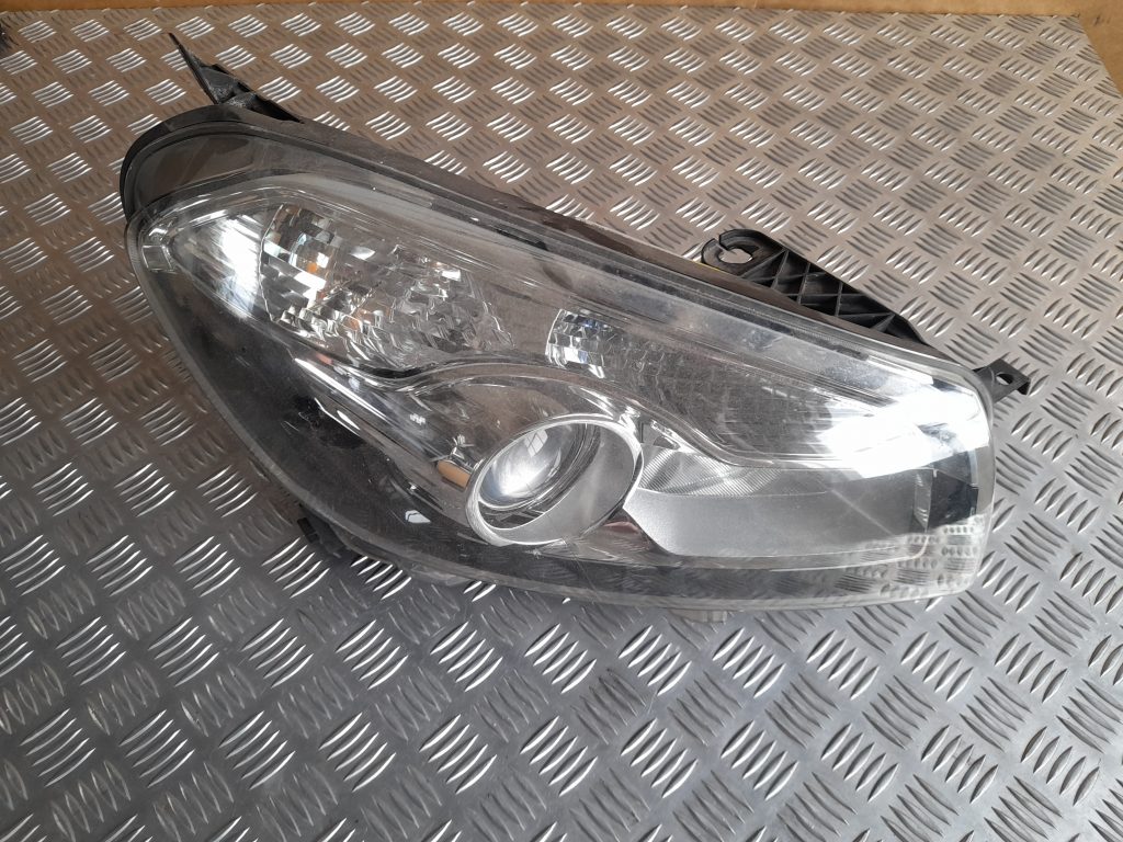 Priekšējais labais lukturis priekš Nissan Qashqai 2006-2013 26010BR00B 1 Priekšējais labais lukturis priekš Nissan Qashqai 2006-2013 26010BR00B