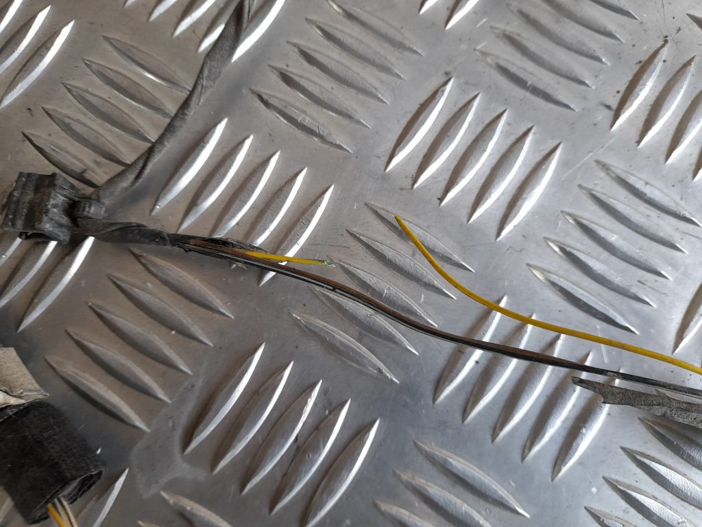 Pārkošanas devēju vads priekš OPEL ASTRA SPORT 2017 2 Pārkošanas devēju vads priekš OPEL ASTRA SPORT 2017