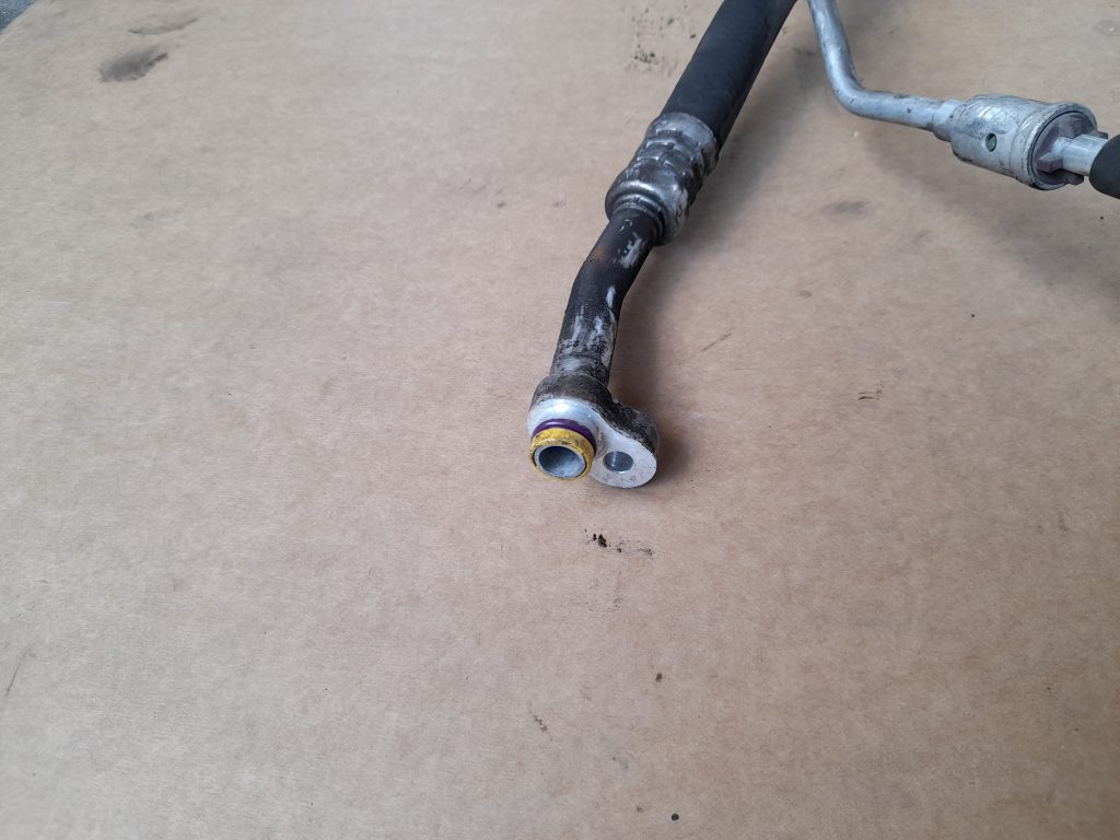 Gaisa kondicioniera galvenā caurule priekš VW PHAETON 2005 2 Gaisa kondicioniera galvenā caurule priekš VW PHAETON 2005