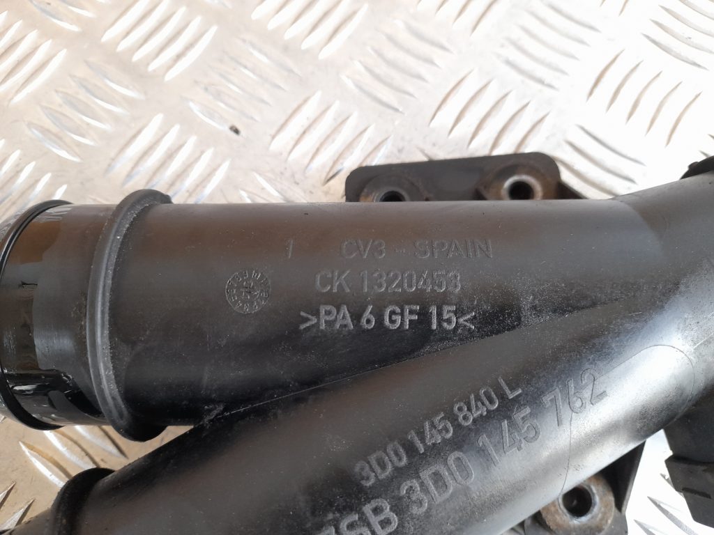 Interkulera caurule priekš VW PHAETON 2005 2 Interkulera caurule priekš VW PHAETON 2005