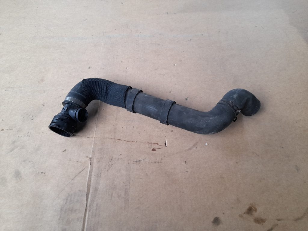 Dzesēšanas caurule priekš VW PHAETON 2005 1 Dzesēšanas caurule priekš VW PHAETON 2005