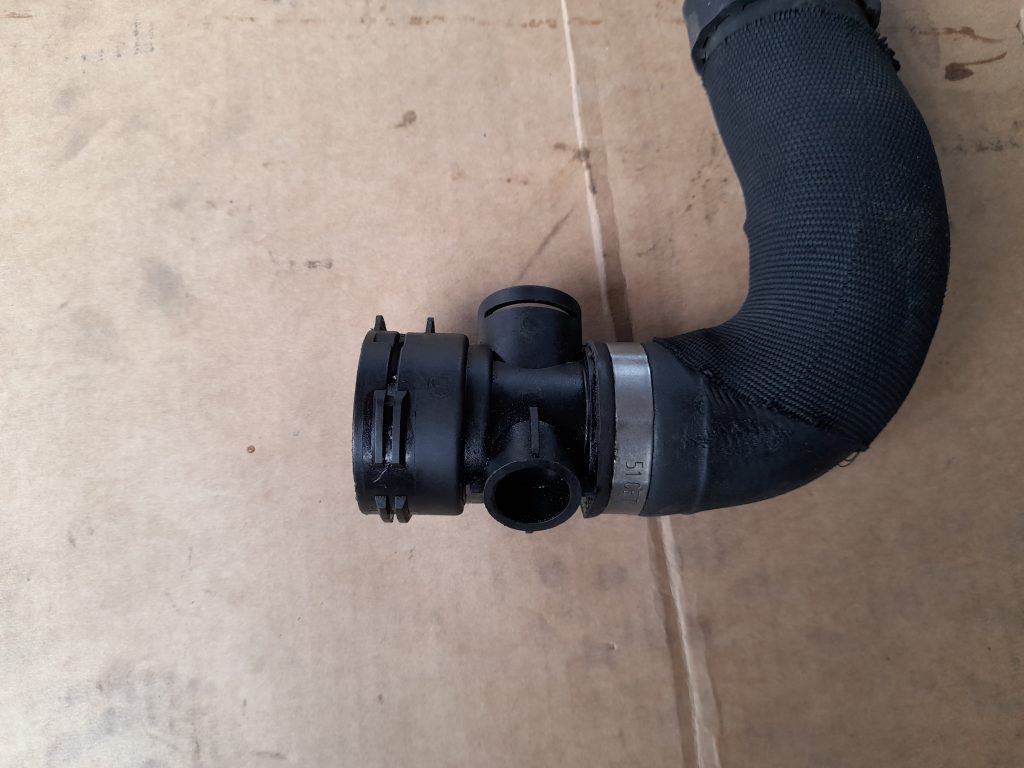 Dzesēšanas caurule priekš VW PHAETON 2005 2 Dzesēšanas caurule priekš VW PHAETON 2005