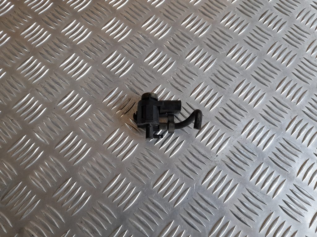 Solenoīda vakuuma vārsts priekš VW PHAETON 2005 1 Solenoīda vakuuma vārsts priekš VW PHAETON 2005