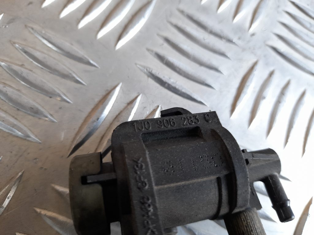 Solenoīda vakuuma vārsts priekš VW PHAETON 2005 2 Solenoīda vakuuma vārsts priekš VW PHAETON 2005