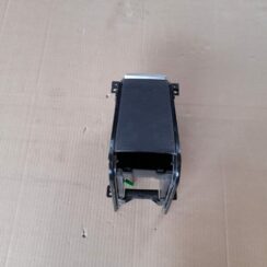 Centrālās konsoles nodalījums priekš VOLVO XC60 2009