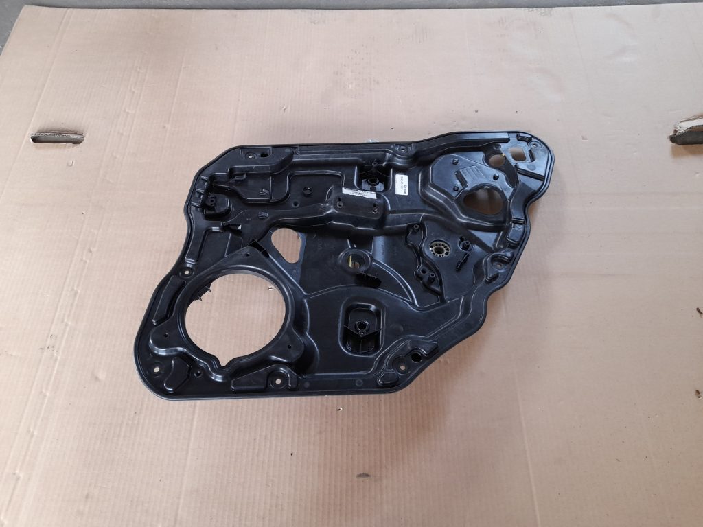 Stikla pacelšanas mehānisma panele priekš VOLVO XC60 2009 1 Stikla pacelšanas mehānisma panele priekš VOLVO XC60 2009