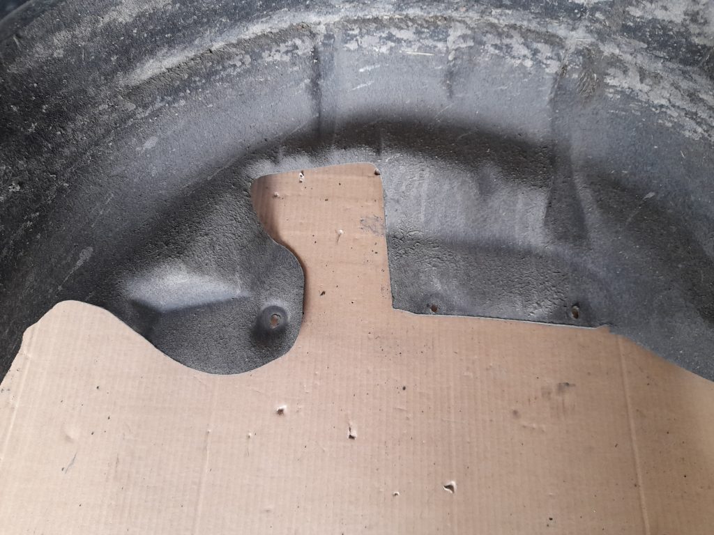 Aizmugurējais kreisais paspārns priekš VOLVO XC60 2009 2 Aizmugurējais kreisais paspārns priekš VOLVO XC60 2009