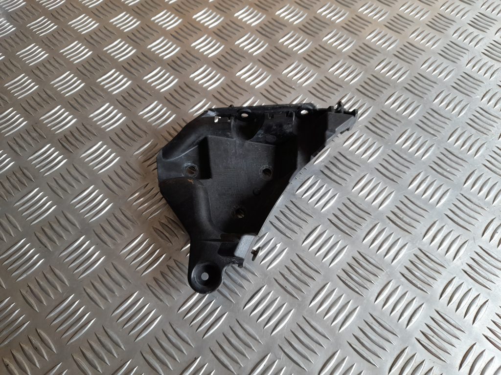 Priekšējā spārna un bufera stiprinājums priekš VOLVO XC60 2009 1 Priekšējā spārna un bufera stiprinājums priekš VOLVO XC60 2009