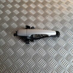 Priekšējāis labais durvju rokturis priekš VOLVO XC60 2009