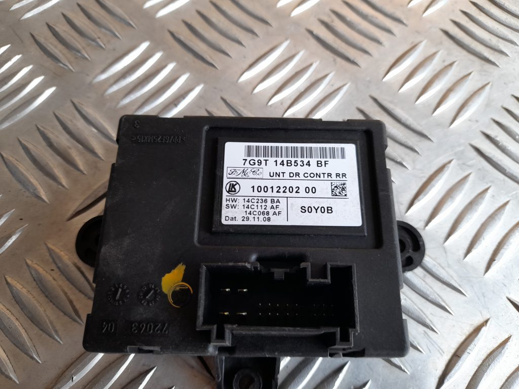 Aizmugurējo labo durvju vadības bloks priekš VOLVO XC60 2009 3 Aizmugurējo labo durvju vadības bloks priekš VOLVO XC60 2009