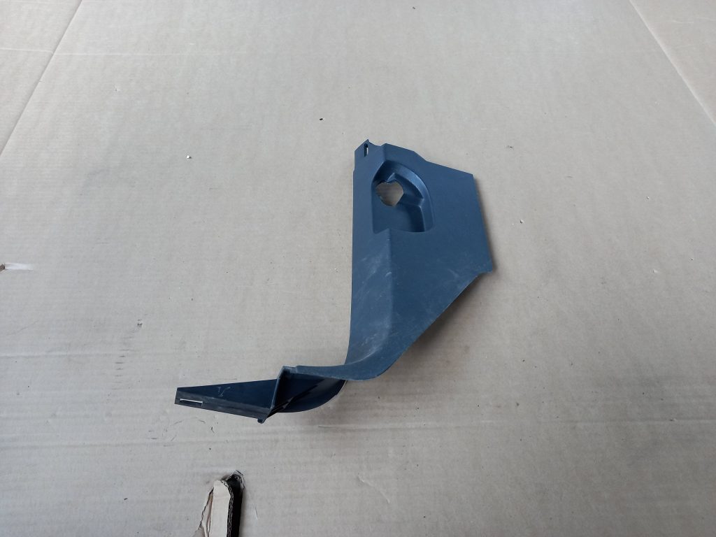 Sliekšņa priekšēja kreisa uzlika (salonā) priekš VW TOUAREG 2007 1 Sliekšņa priekšēja kreisa uzlika (salonā) priekš VW TOUAREG 2007