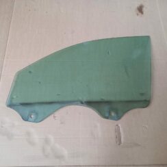 Priekšējo kreiso durvju stikls priekš VW TOUAREG 2007