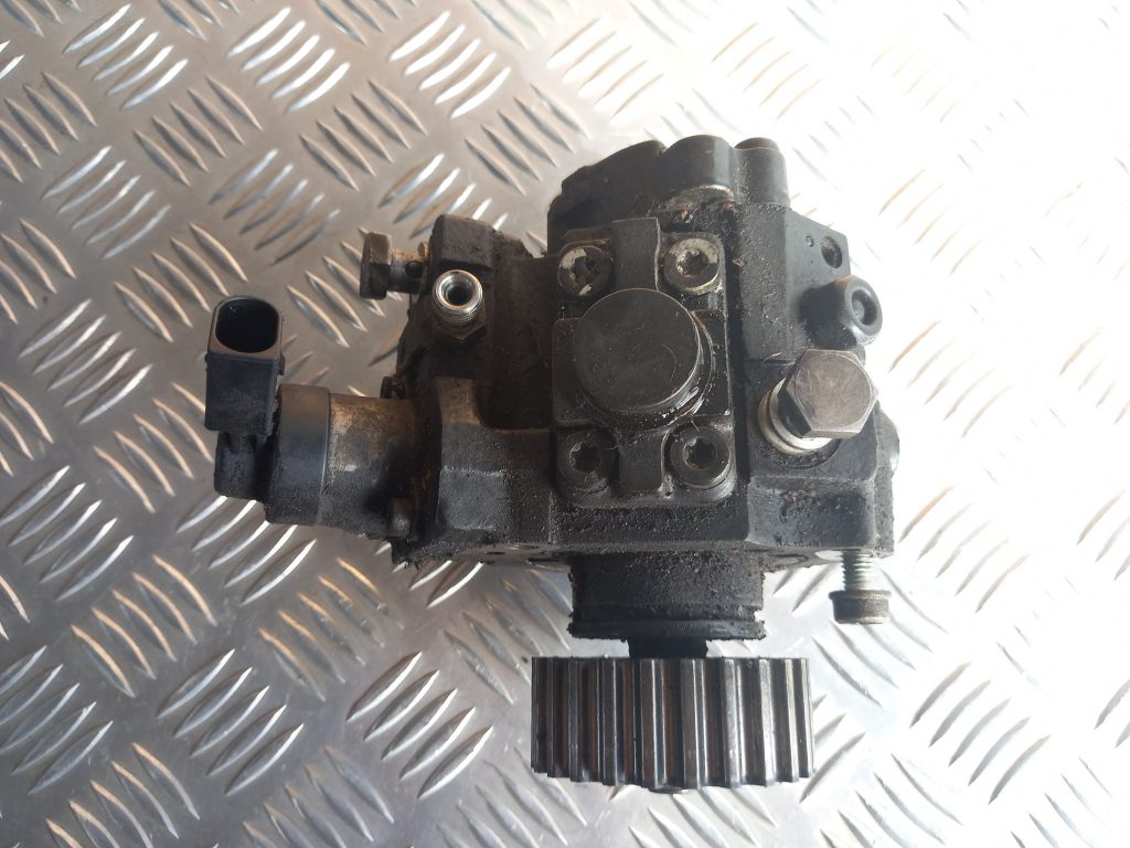 Augstspiediena degvielas sūknis priekš VW TOUAREG 2007 2 Augstspiediena degvielas sūknis priekš VW TOUAREG 2007