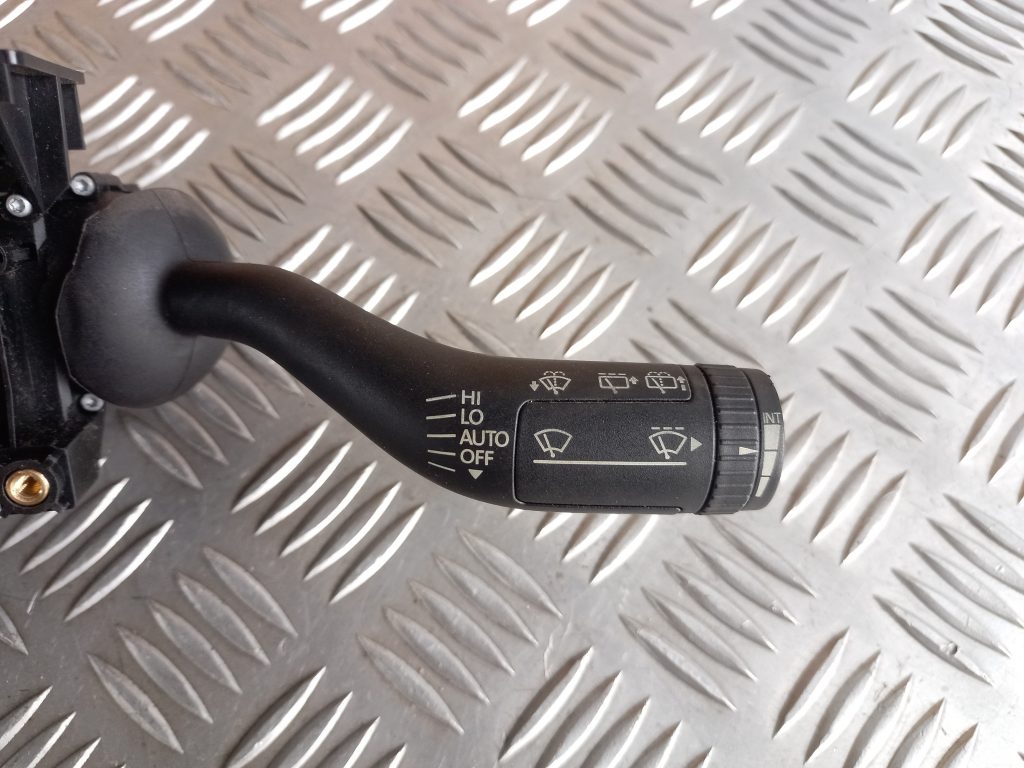 Stūres statnes slēdzis priekš VW TOUAREG 2007 5 Stūres statnes slēdzis priekš VW TOUAREG 2007