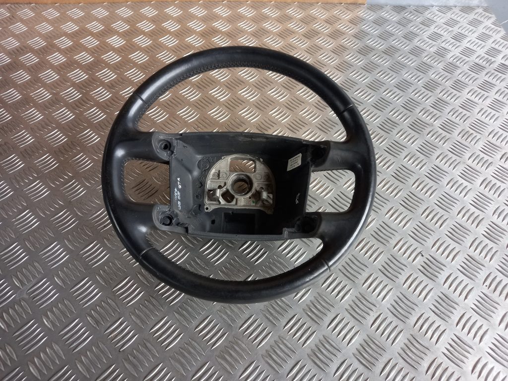 Stūre priekš VW TOUAREG 2007 1 Stūre priekš VW TOUAREG 2007