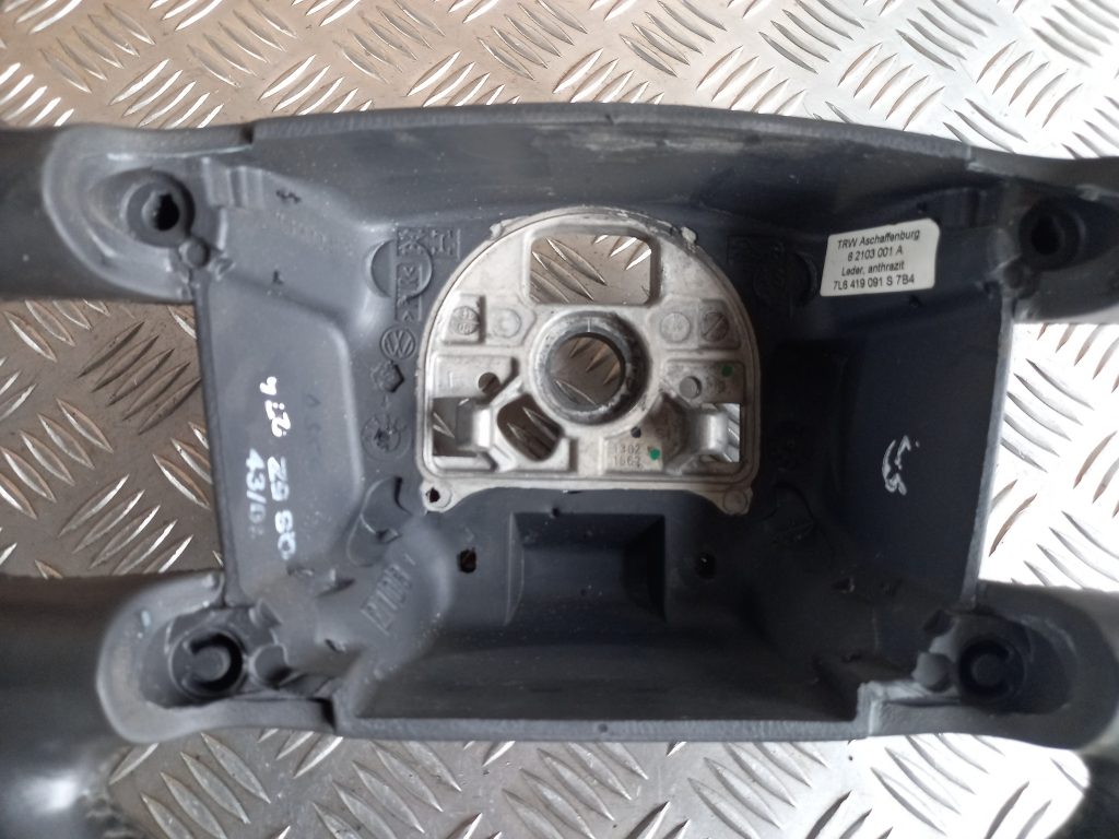 Stūre priekš VW TOUAREG 2007 2 Stūre priekš VW TOUAREG 2007