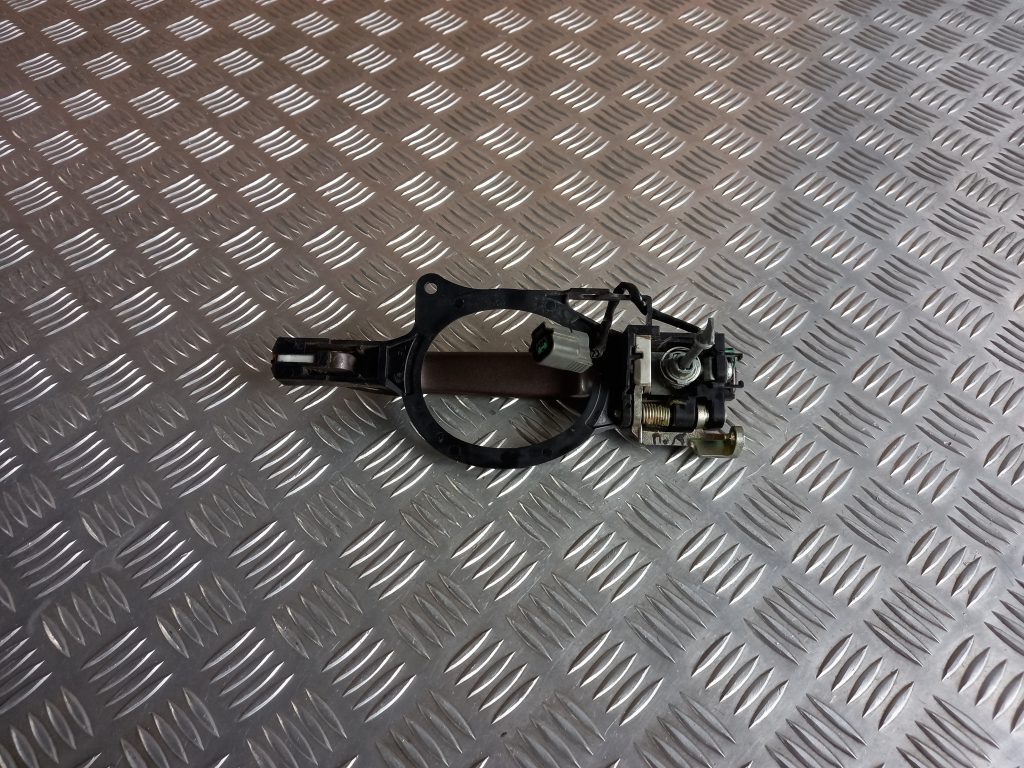 Priekšējāis kreisais durvju rokturis priekš MITSUBISHI ASX 2011 2 Priekšējāis kreisais durvju rokturis priekš MITSUBISHI ASX 2011