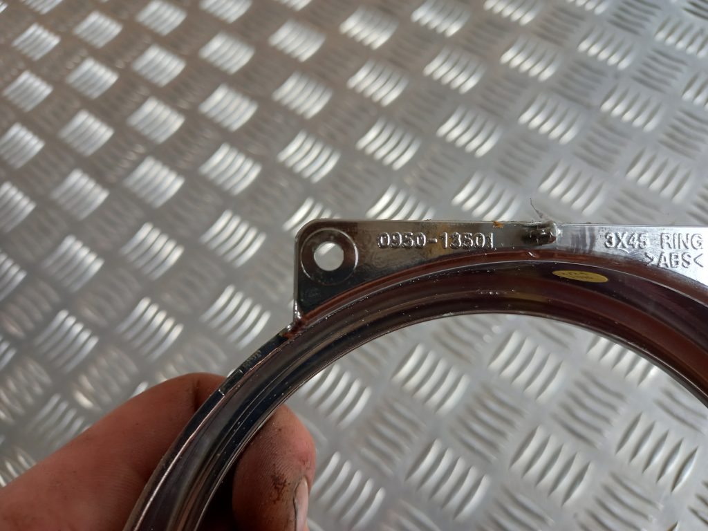 Dekoratīvs rāmis pārnesumu selektoram priekš MITSUBISHI ASX 2011 2 Dekoratīvs rāmis pārnesumu selektoram priekš MITSUBISHI ASX 2011