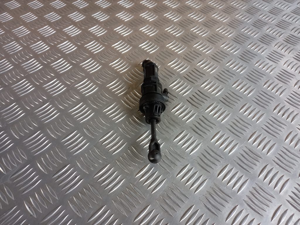 Sajūga galvenais cilindrs priekš MITSUBISHI ASX 2011 1 Sajūga galvenais cilindrs priekš MITSUBISHI ASX 2011