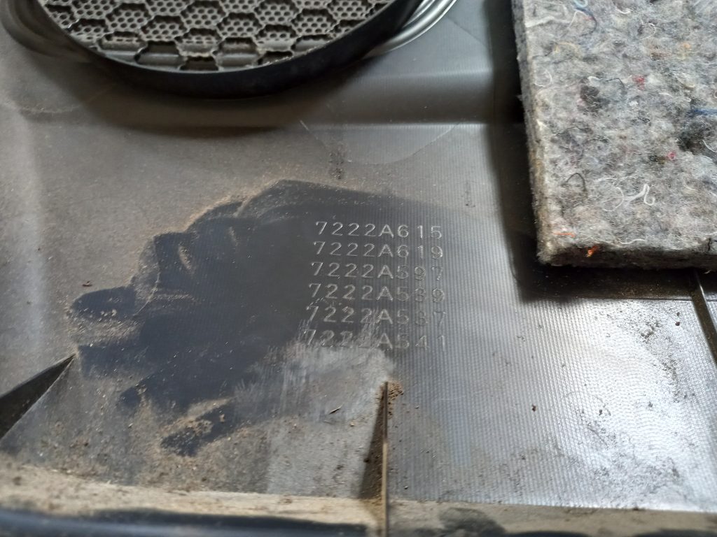 Aizmugurējo kreiso durvju apdare priekš MITSUBISHI ASX 2011 6 Aizmugurējo kreiso durvju apdare priekš MITSUBISHI ASX 2011