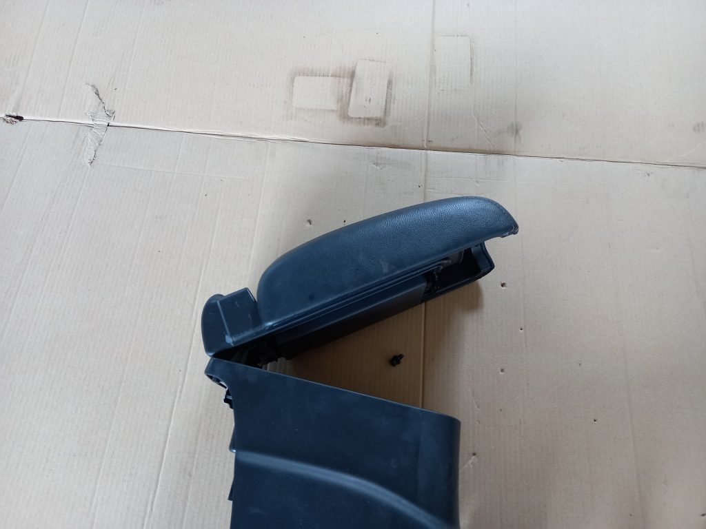 Centrālās konsoles apdares lielākā daļa priekš MITSUBISHI ASX 2011 2 Centrālās konsoles apdares lielākā daļa priekš MITSUBISHI ASX 2011