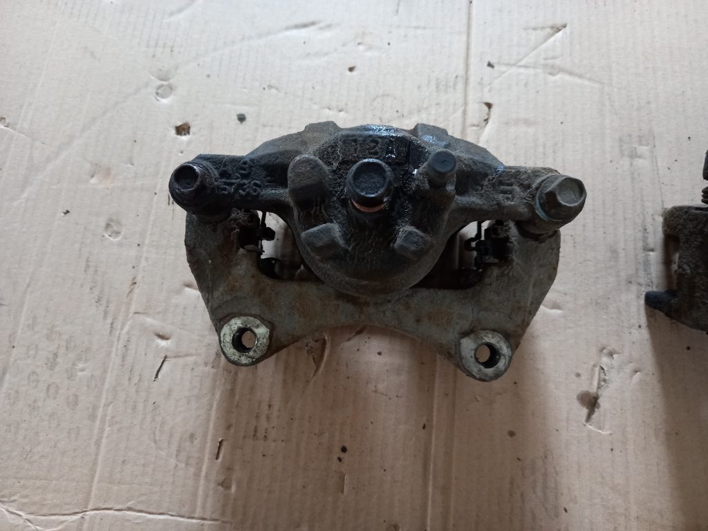 Priekšējais kreisais suports priekš MITSUBISHI ASX 2011 4 Priekšējais kreisais suports priekš MITSUBISHI ASX 2011