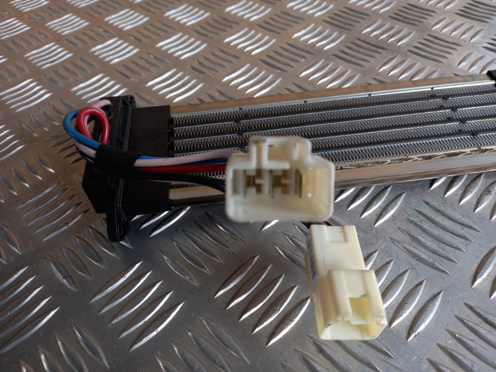 Papildus autonoma elektriskais sildītājs priekš MITSUBISHI ASX 2011 2 Papildus autonoma elektriskais sildītājs priekš MITSUBISHI ASX 2011