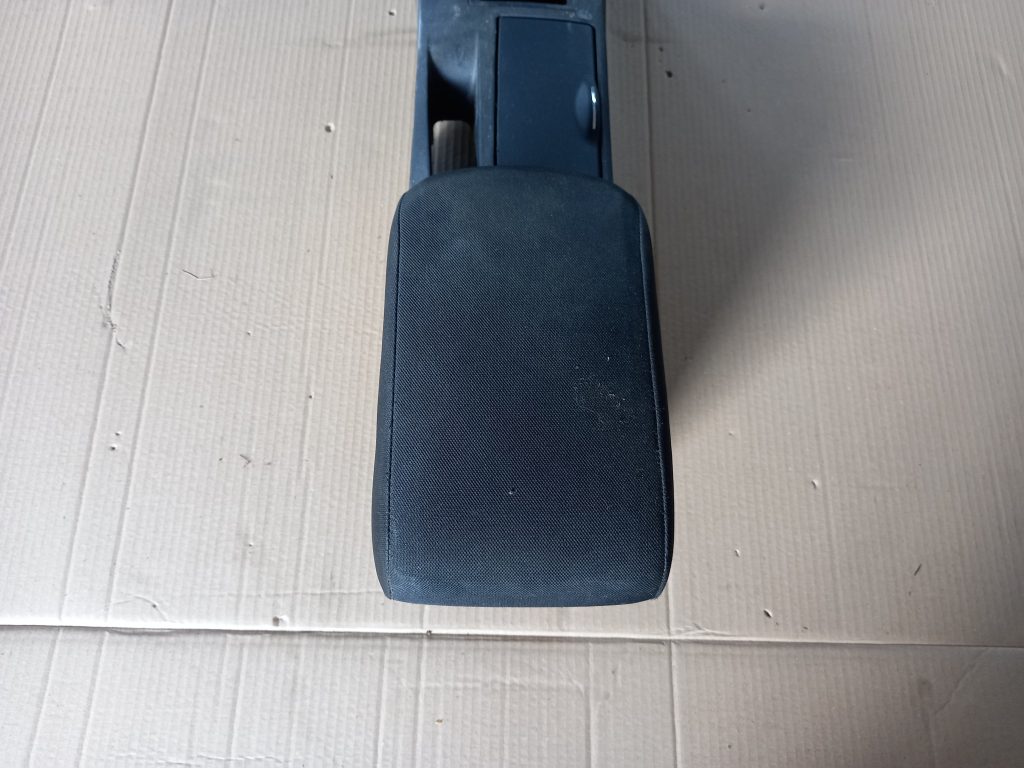 Centrālās konsoles apdares lielākā daļa priekš MITSUBISHI LANCER 2009 5 Centrālās konsoles apdares lielākā daļa priekš MITSUBISHI LANCER 2009