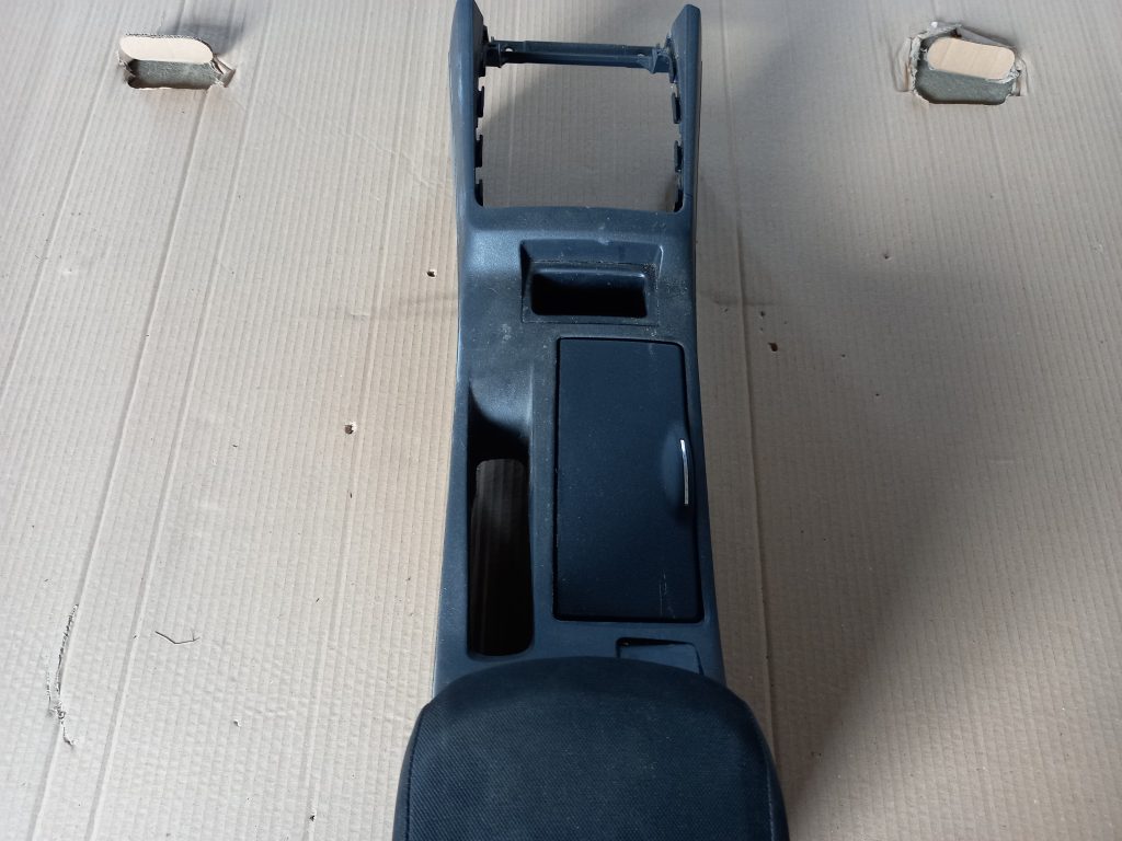 Centrālās konsoles apdares lielākā daļa priekš MITSUBISHI LANCER 2009 3 Centrālās konsoles apdares lielākā daļa priekš MITSUBISHI LANCER 2009