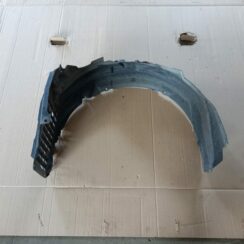 Priekšējais kreisais paspārns priekš MITSUBISHI LANCER 2009