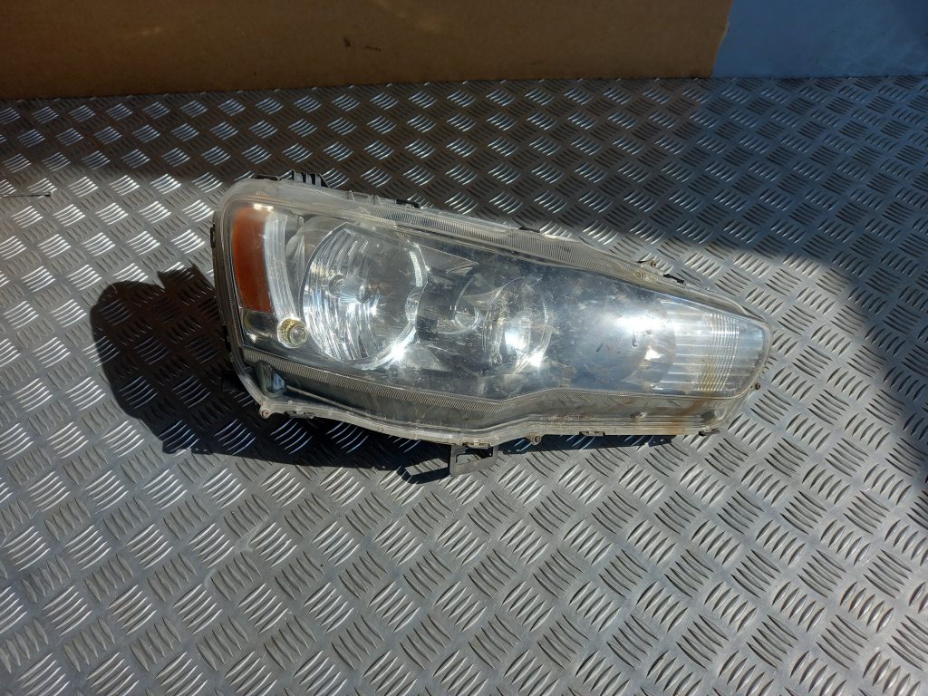 Priekšējais labais lukturis priekš MITSUBISHI LANCER 2009 1 Priekšējais labais lukturis priekš MITSUBISHI LANCER 2009