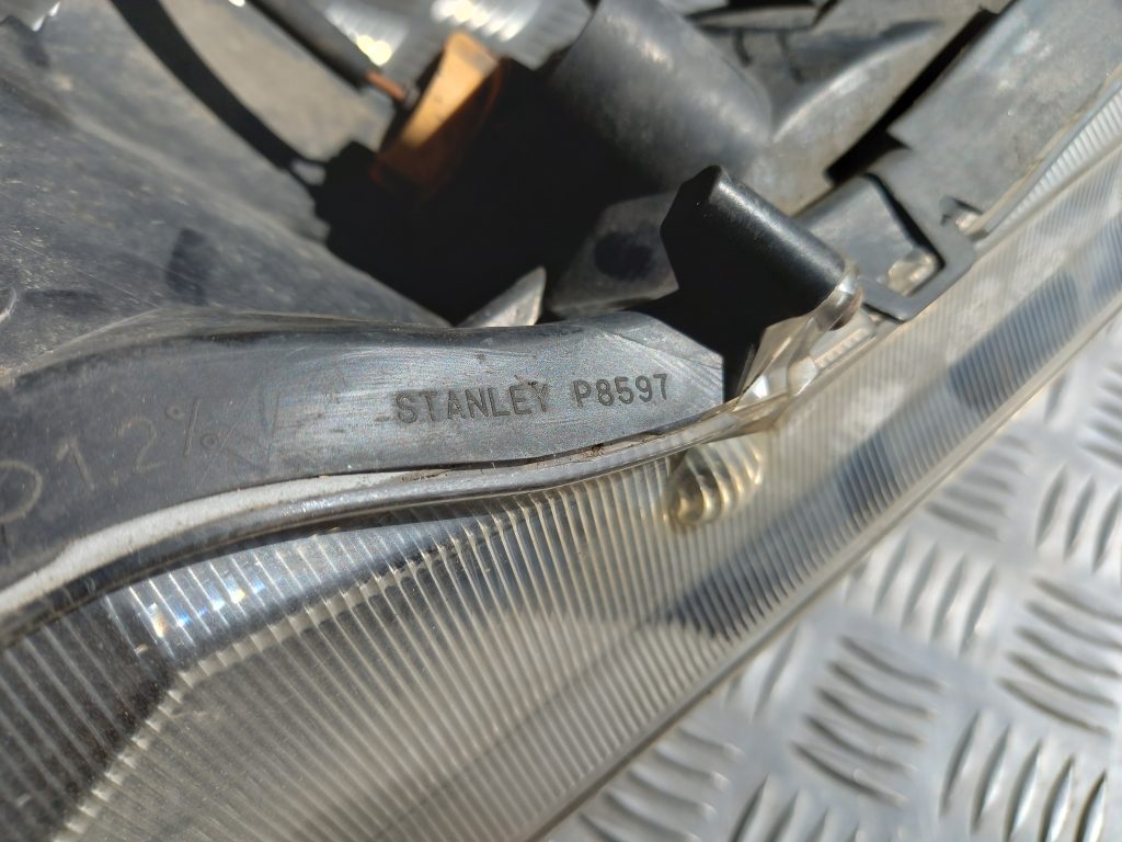 Priekšējais labais lukturis priekš MITSUBISHI LANCER 2009 5 Priekšējais labais lukturis priekš MITSUBISHI LANCER 2009