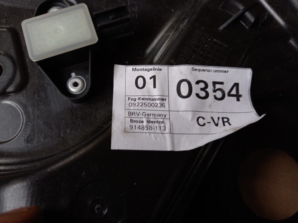 Stikla pacelšanas mehānisma panele priekš VW PASSAT CC 2009 3 Stikla pacelšanas mehānisma panele priekš VW PASSAT CC 2009