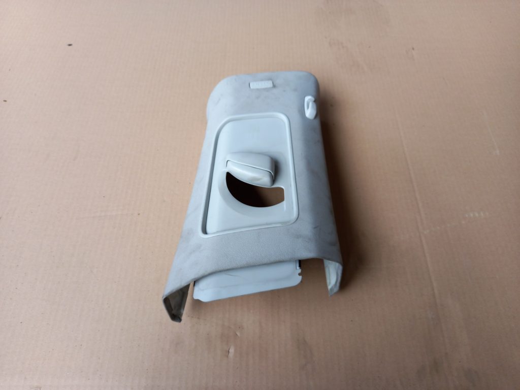 Vidējas salona statnes apdare priekš VW PASSAT CC 2009 1 Vidējas salona statnes apdare priekš VW PASSAT CC 2009